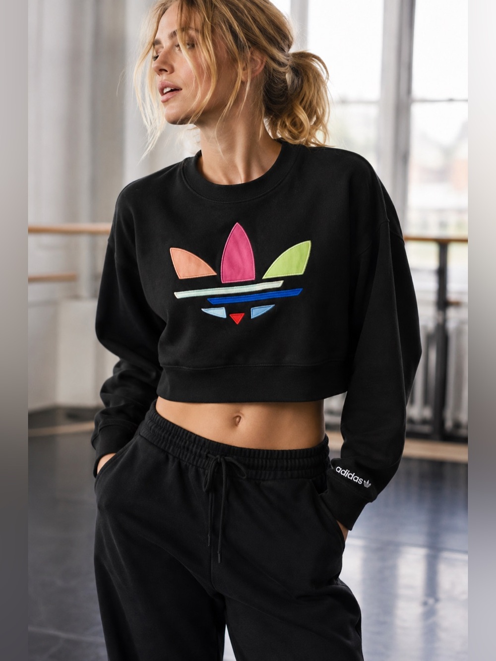 Adidas Cropped Sweatshirt Medium Black Colorful Sailboat Graphic 100% Cotton